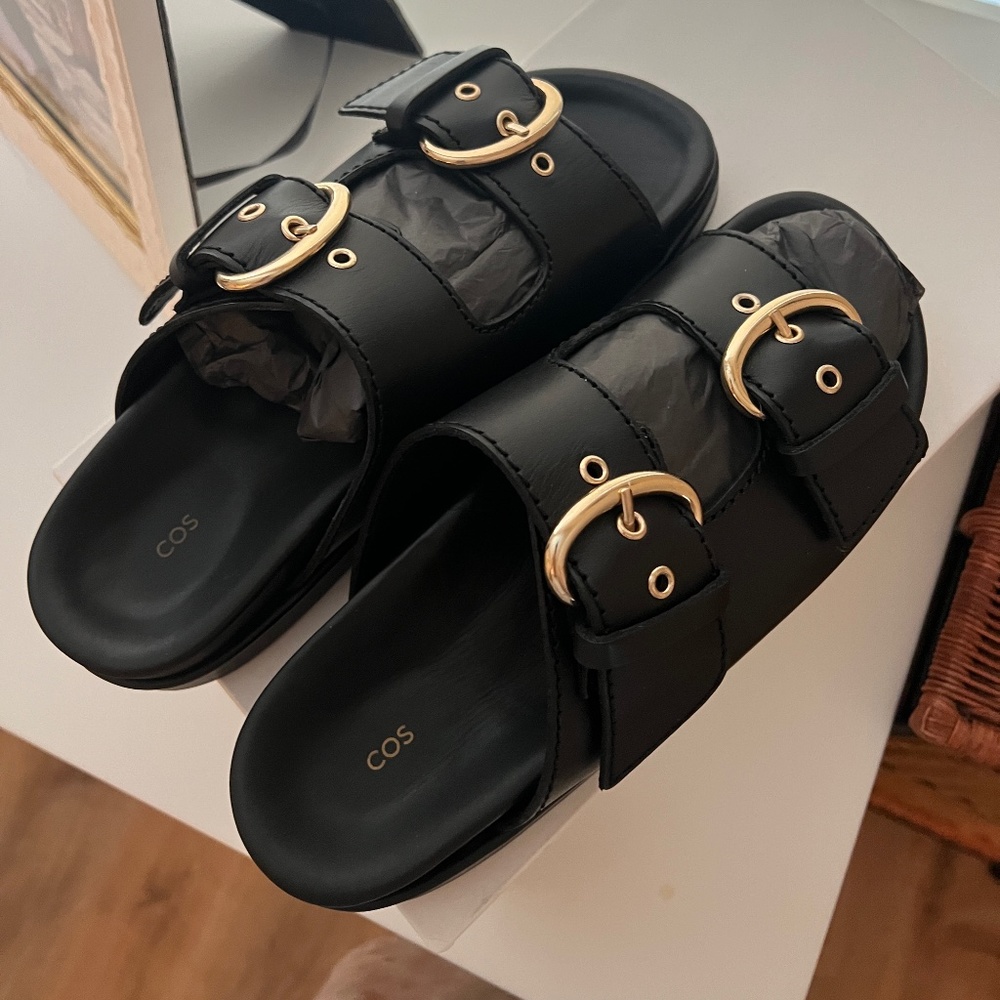 COS CHUNKY BUCKLED LEATHER SLIDES (new), size 7